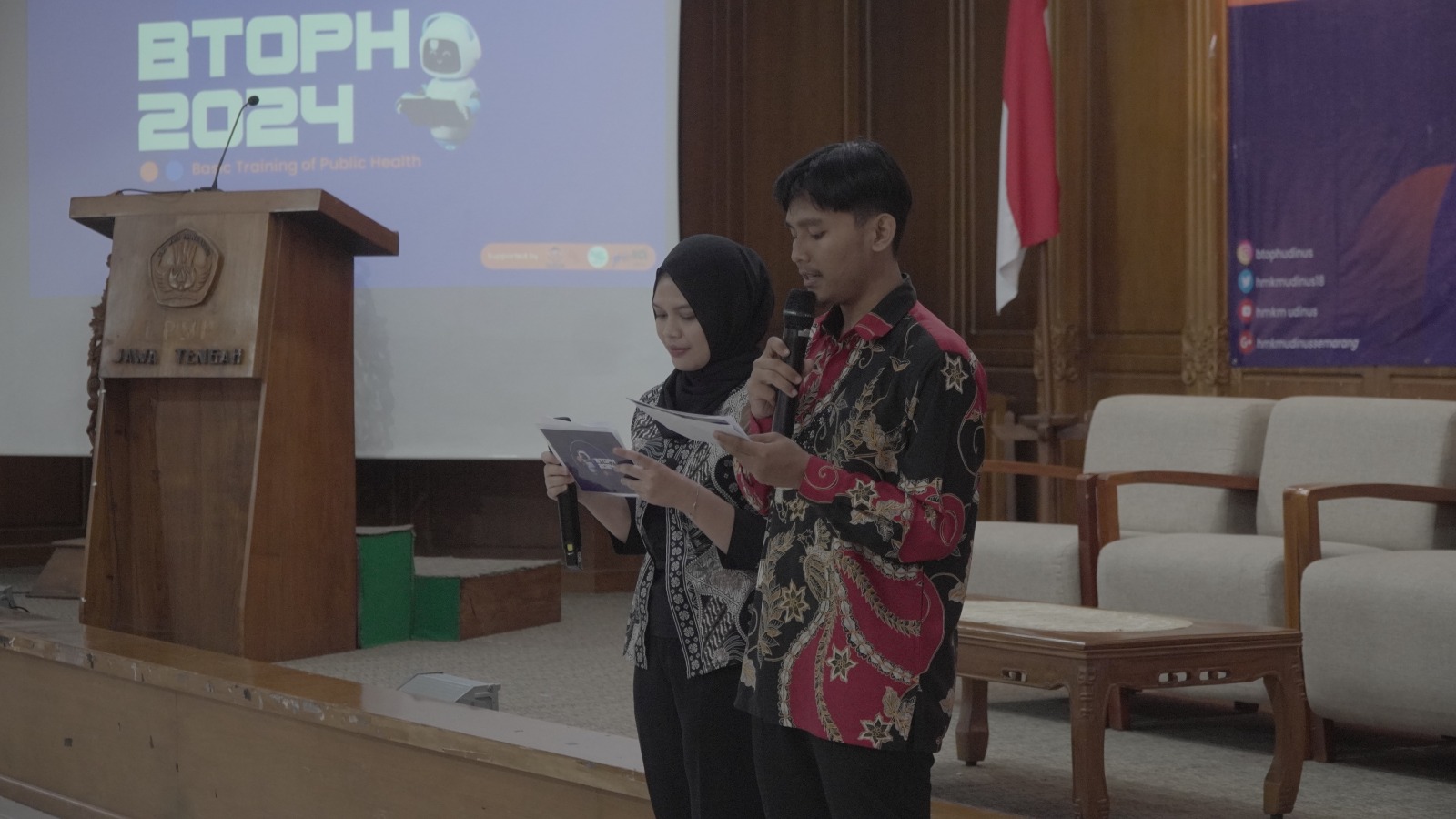 Pembukaan oleh MC